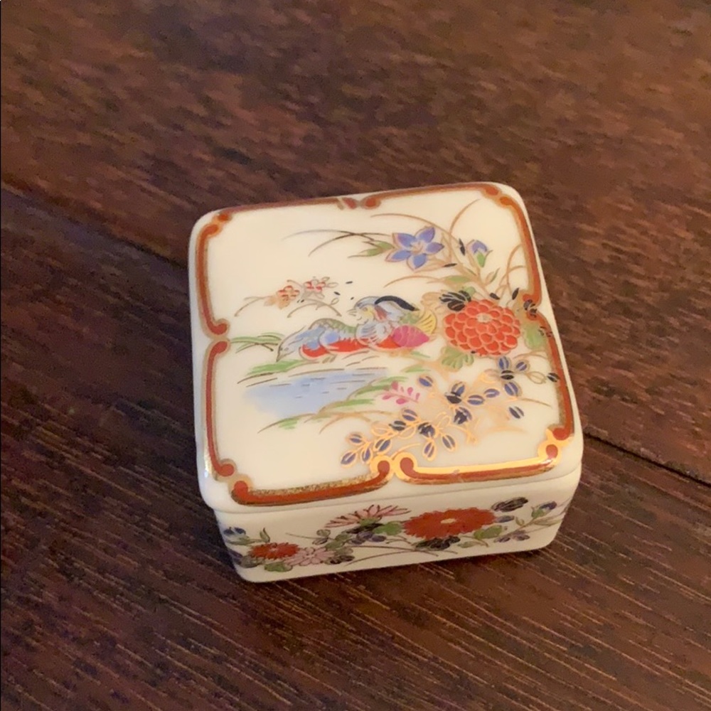 Shibata of Japan Porcelain Trinket Box